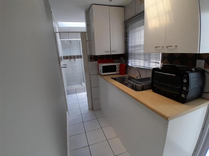 To Let 1 Bedroom Property for Rent in Green Point Western Cape